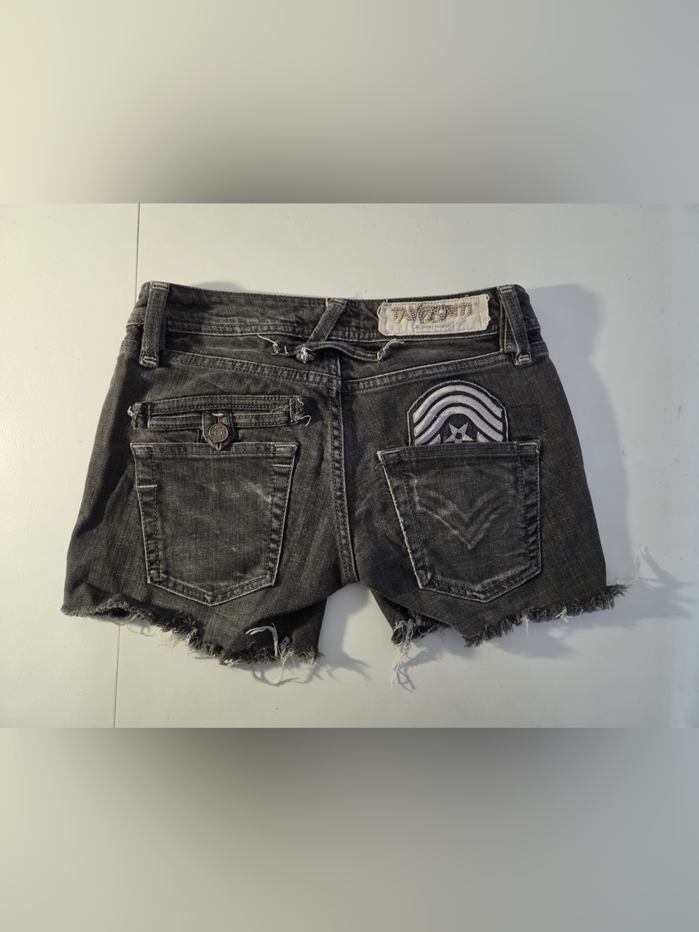 Jimmy Taverniti Courtney Cutoff Shorts Denim 27 Waist Black Beaded Embroidered